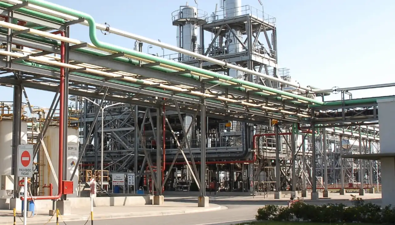 Planta industrial generadora de biocombustibles
