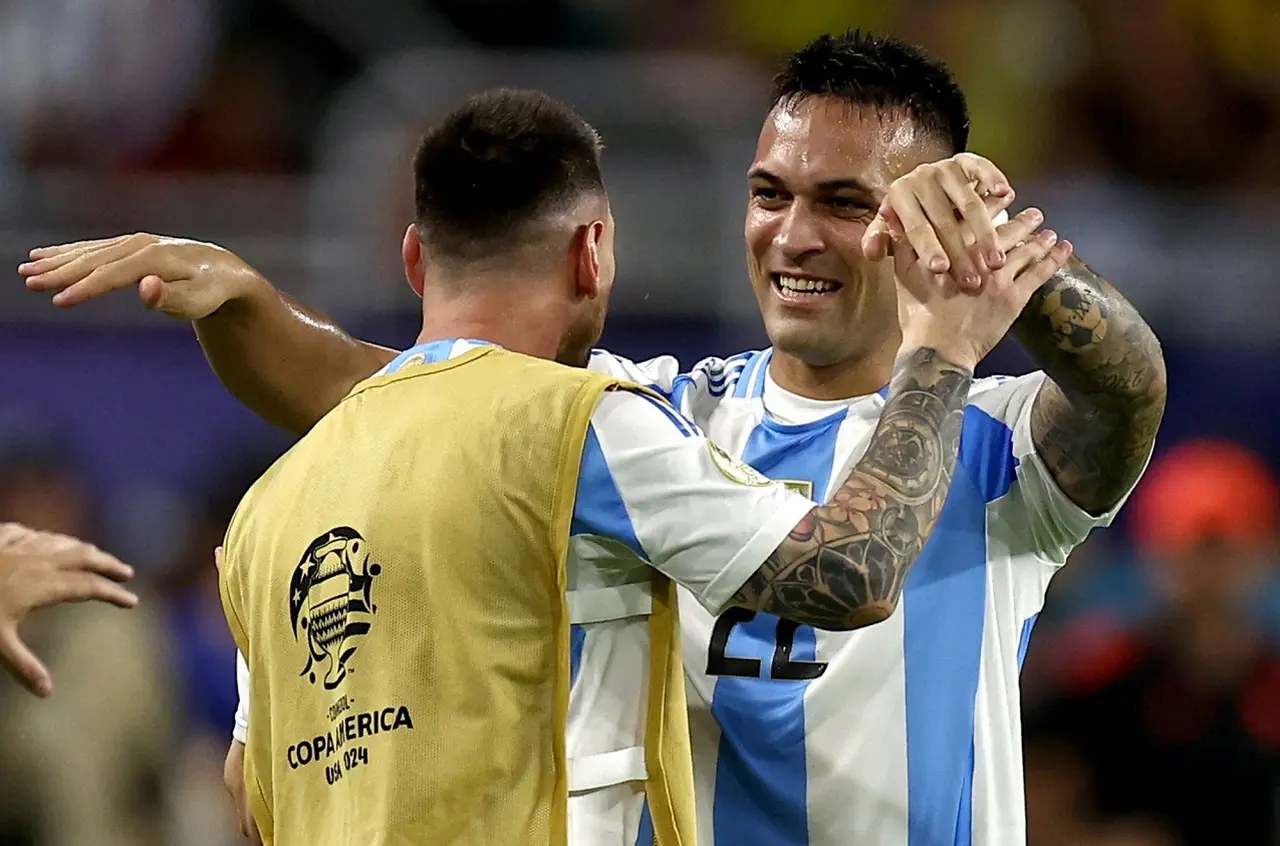Javier Milei invitó a la Selección a festejar en el balcón de la Casa Rosada
