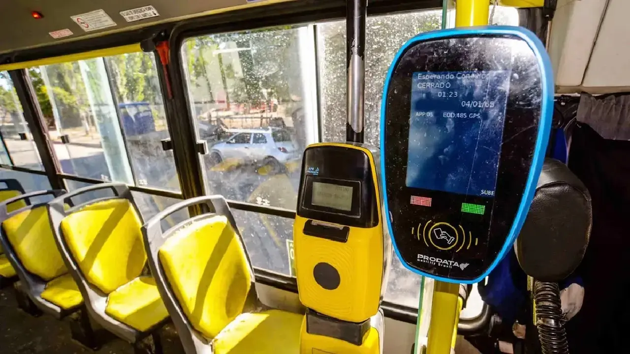 Estas dos líneas de colectivo de Capital y Gran Buenos Aires podrían dejar de funcionar