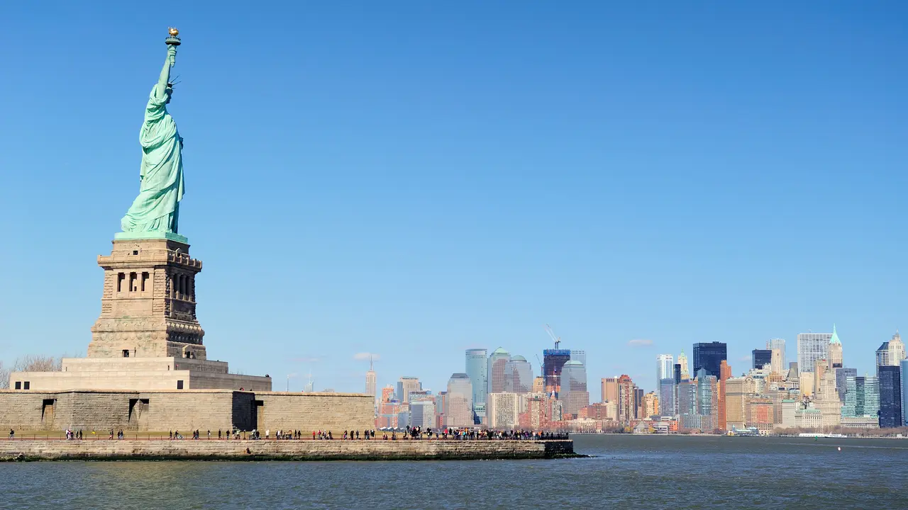 El ferry gratuito a Staten Island ofrece una de las mejores vistas de la Estatua de la Libertad.