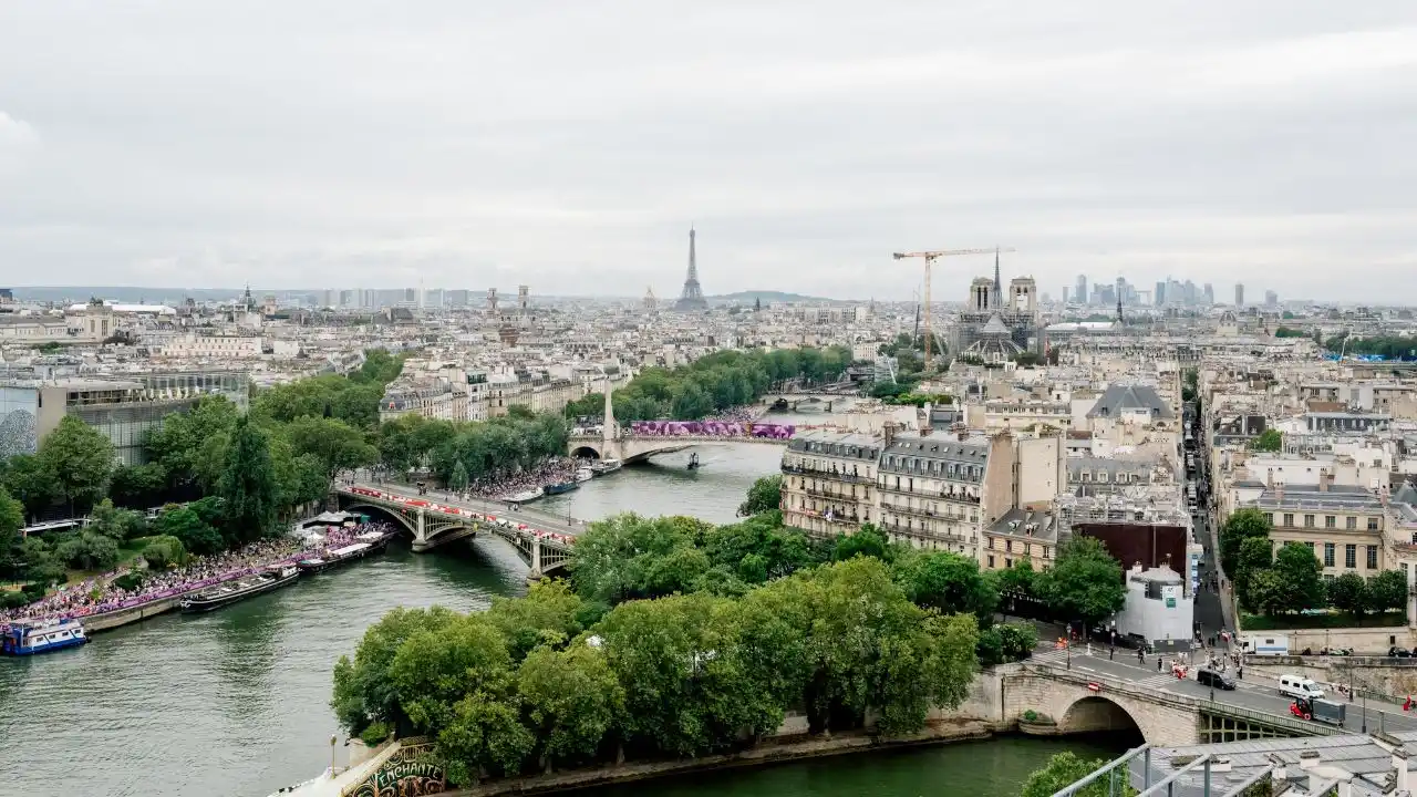 Una panorámica de París durante la ceremonia