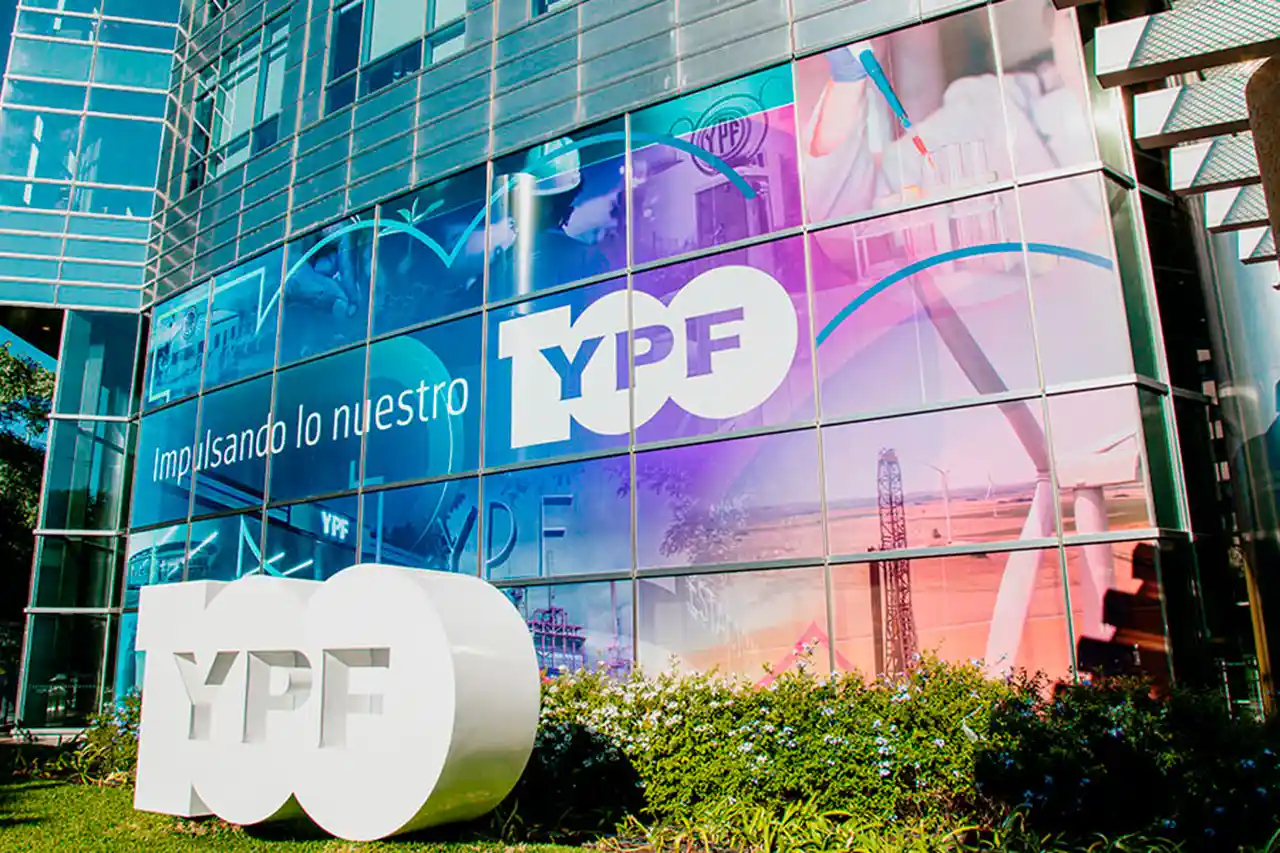 Duro golpe a Burford Capital: el fondo que apostó contra Argentina en el juicio por YPF perdió 45% de su valor en un día