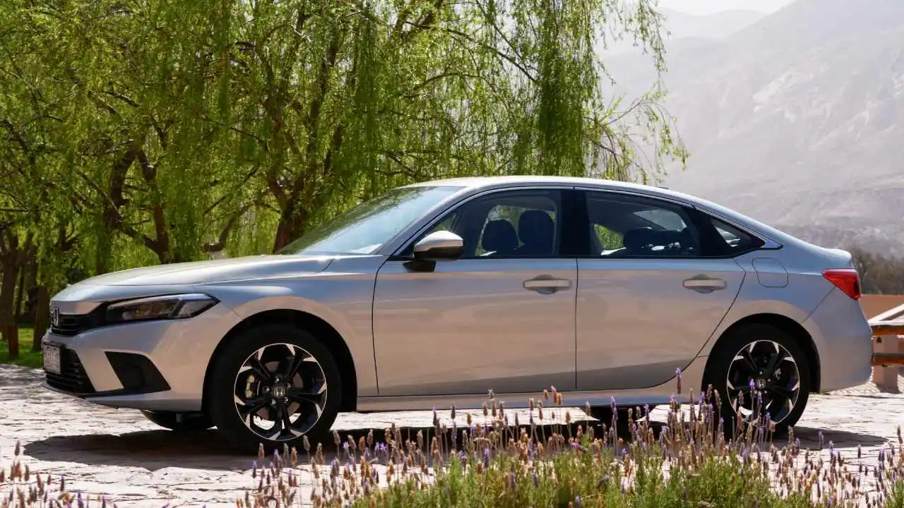 El Honda Civic volvió a la Argentina con una versión híbrida.