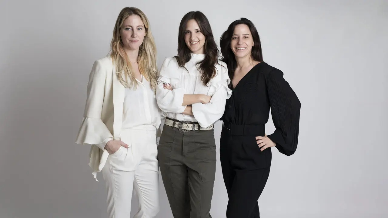 Las socias de The Glow Factor, una marca de cosmética natural