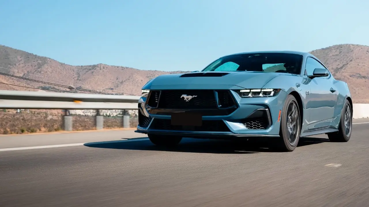 El Ford Mustang baja un 18% su precio de venta.