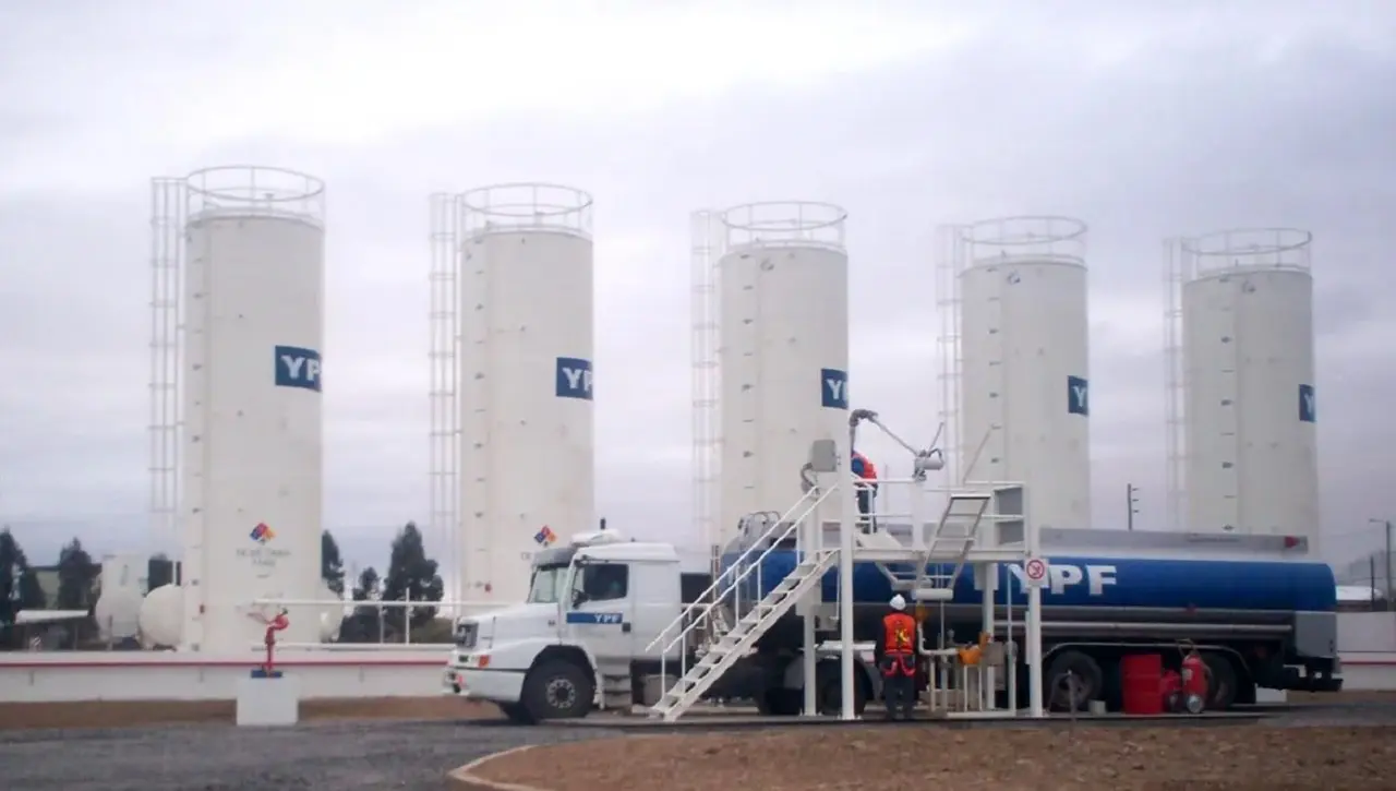 Planta de GNL en Río Negro: el Gobierno ofreció el proyecto a TotalEnergies, que exigió la salida del cepo
