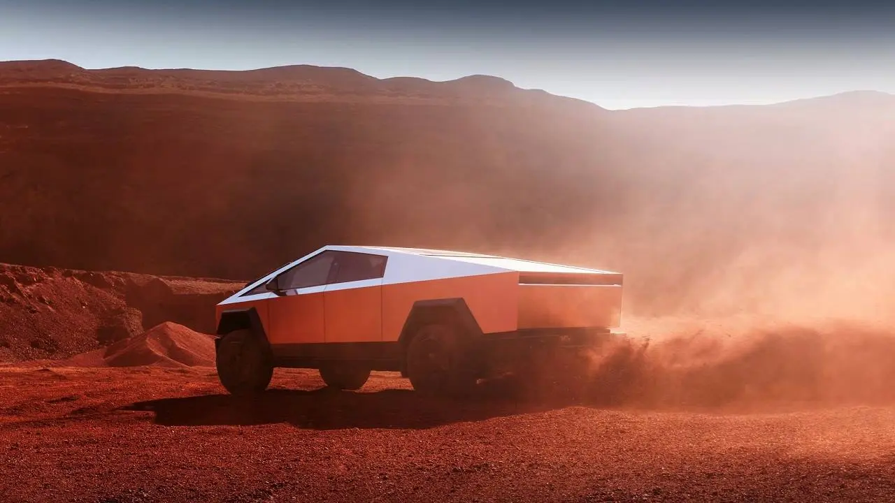 Cybertruck, la camioneta Tesla, la más rara en diseño.