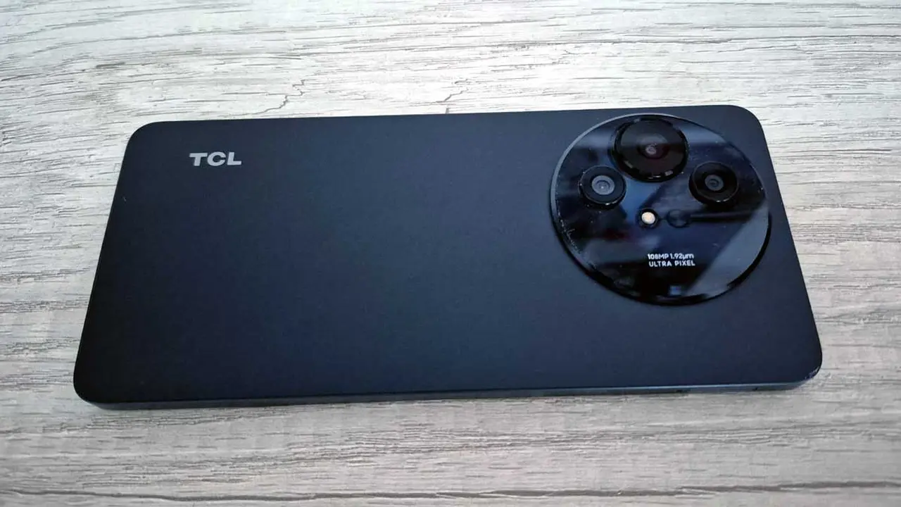 Cámaras traseras del TCL 50 Pro Nxtpaper 5G