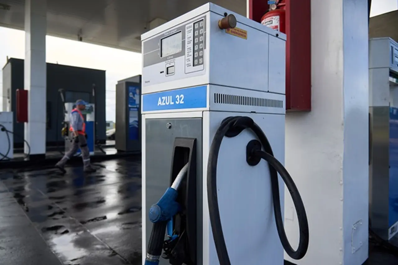YPF vende Azul 32 por surtidor: ya está disponible en 68 estaciones de servicio
