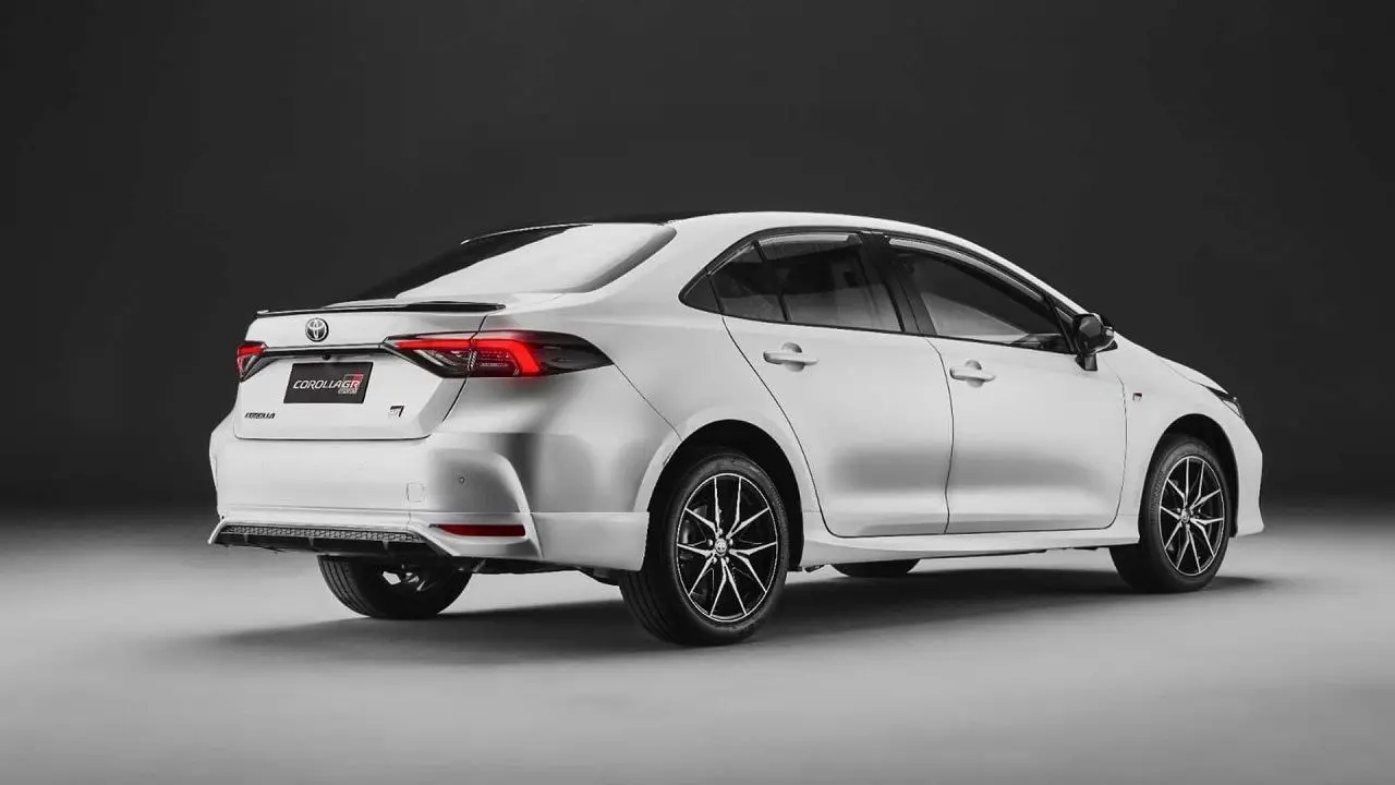 El Corolla ofrece una versión deportiva GR-Sport.