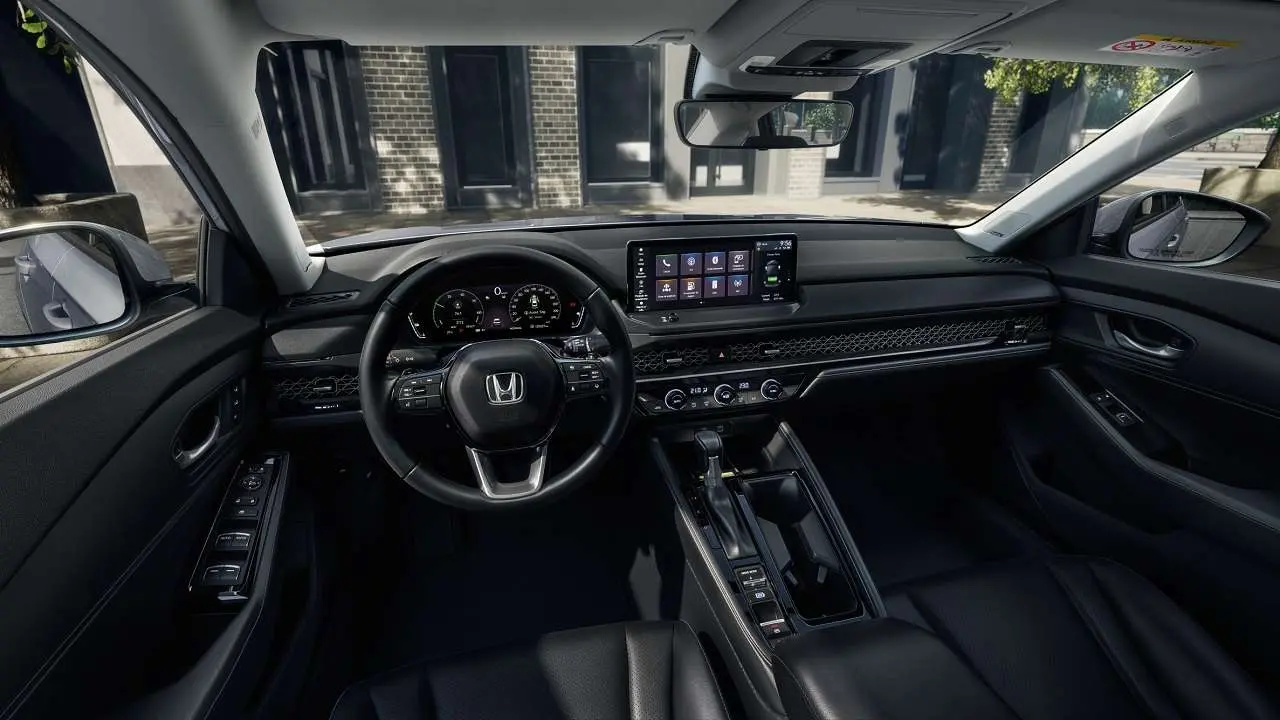 El Accord tiene gran confort interior, con amplia habitabilidad.