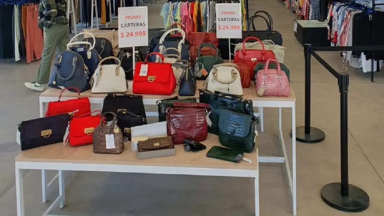 Las carteras italianas de cuero de la marca Carpisa se pueden encontrar a $25.000