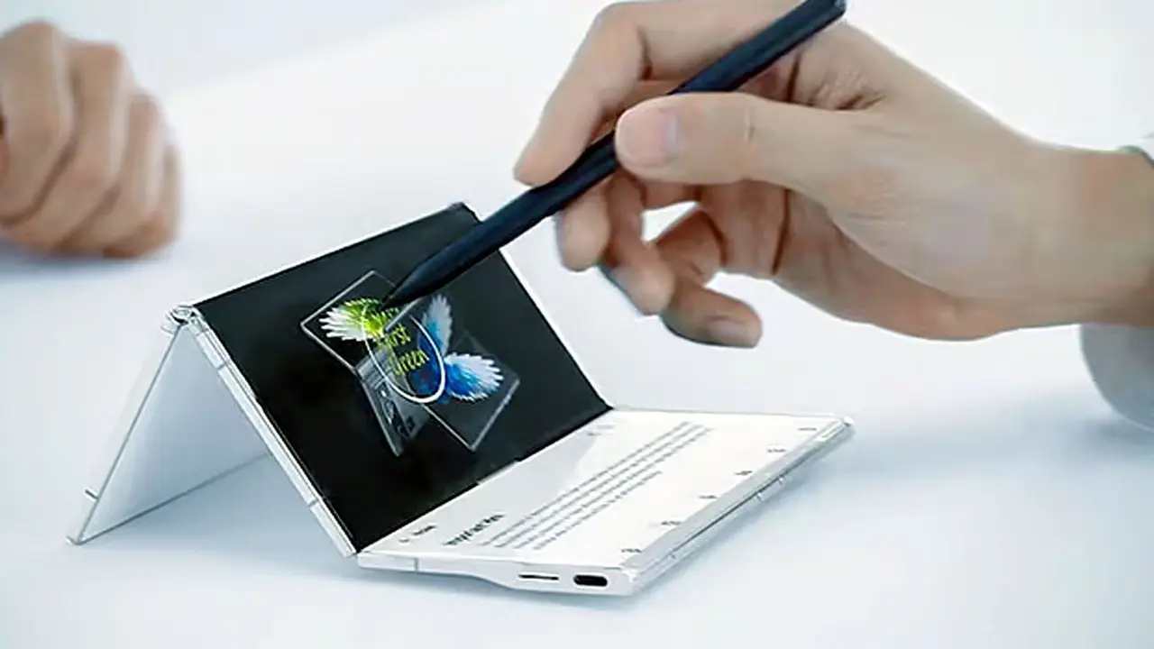 El probable celular Tri-Fold de Samsung soportaría el uso de lápiz óptico. 