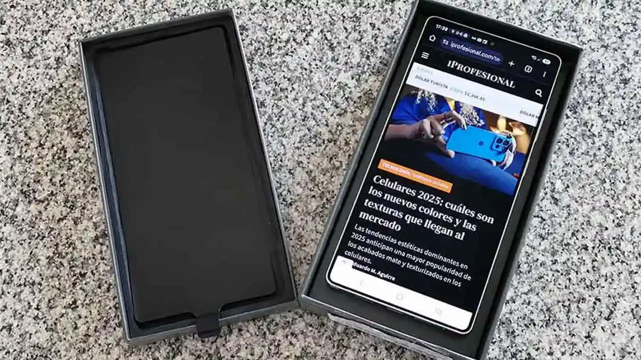 Samsung Galaxy S25 Ultra en su caja original.