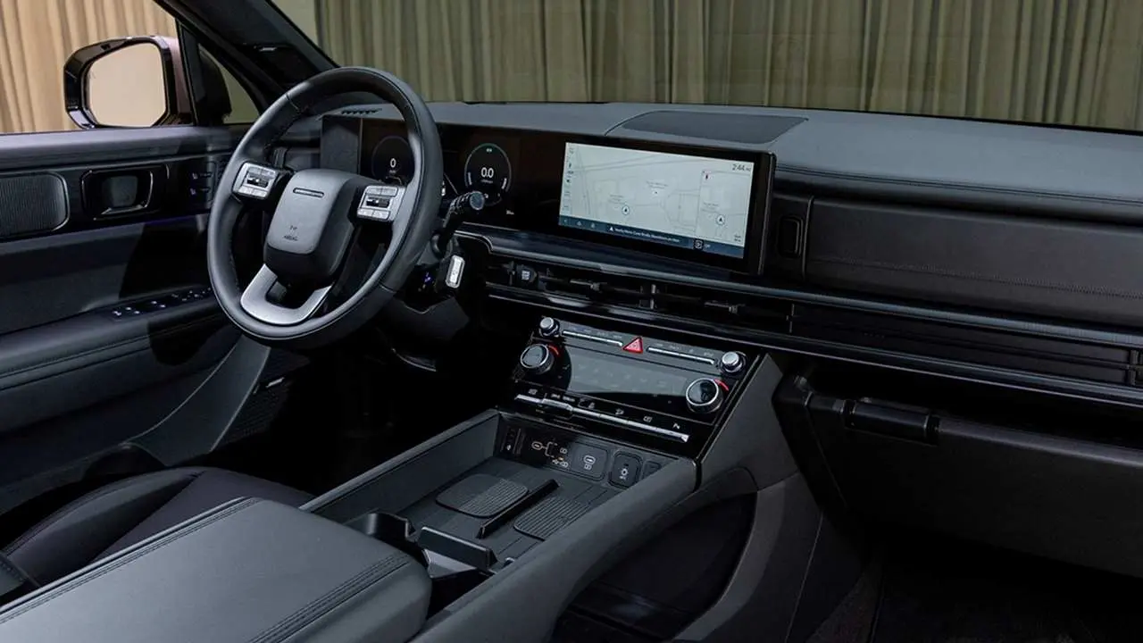 Por dentro, el Hyundai Santa Fe tiene un gran espacio interior y la máxima tecnología.