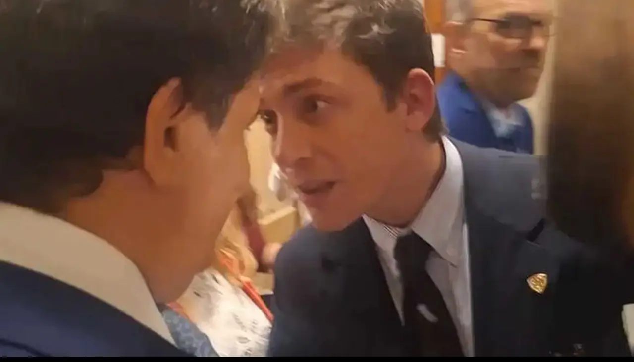 Facundo Manes cruce con Santiago Caputo