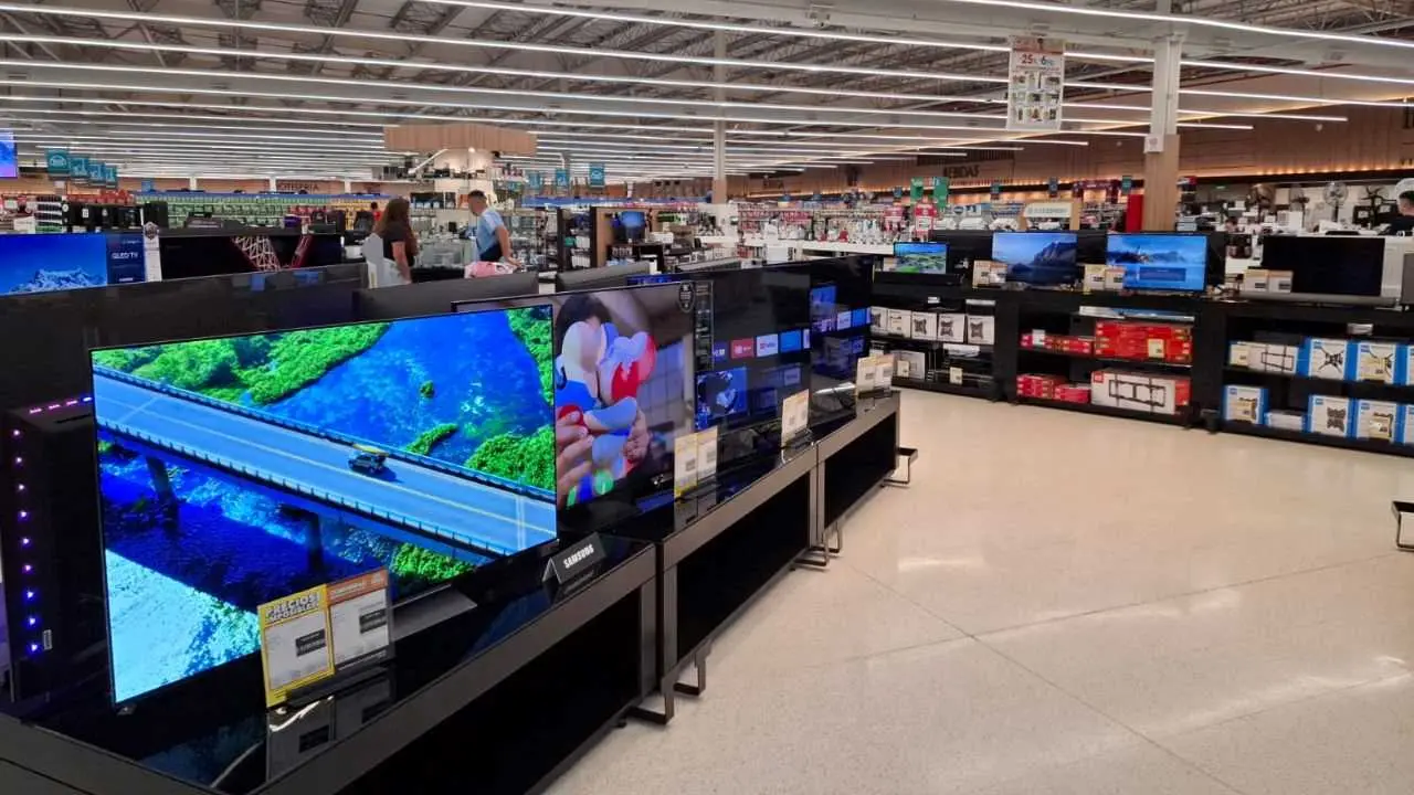 El supermercado más grande de Argentina vende tecnología más barata