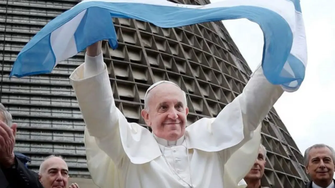El emotivo video con el que la AFA despide al papa Francisco: "El argentino que jugó para el mundo"