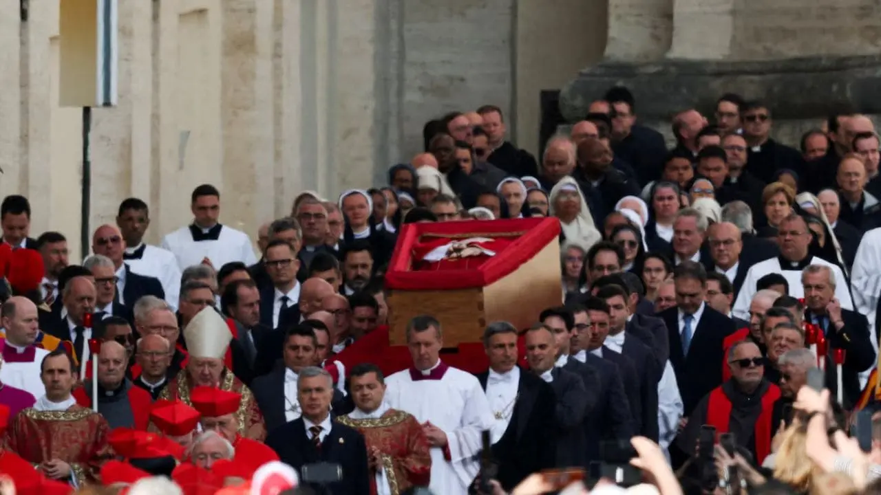 El solemne traslado del papa Francisco a la Basílica de San Pedro