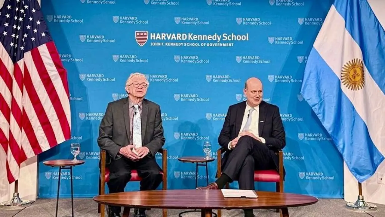 Sturzenegger fue a Harvard y se acordó de la frase de Cristina Kirchner: "Esto no es La Matanza"