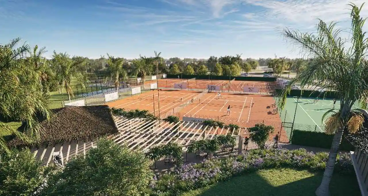 Todos estos barrios permiten practicar deportes acuáticos y poseen una amplia oferta deportiva