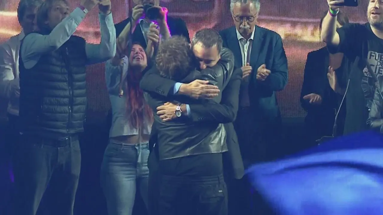 Javier Milei acompañó a Manuel Adorni en el acto de cierre de campaña