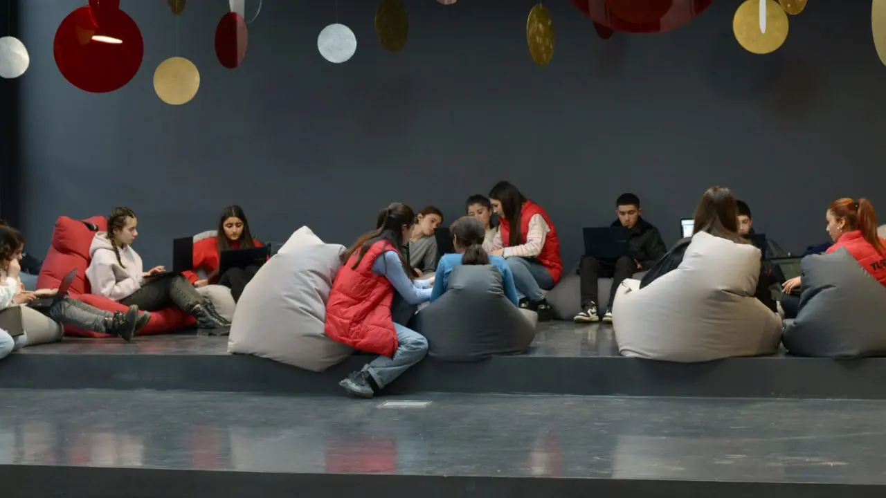Los adolescentes ya pueden inscribirse para formarse en el Centro TUMO de Buenos Aires