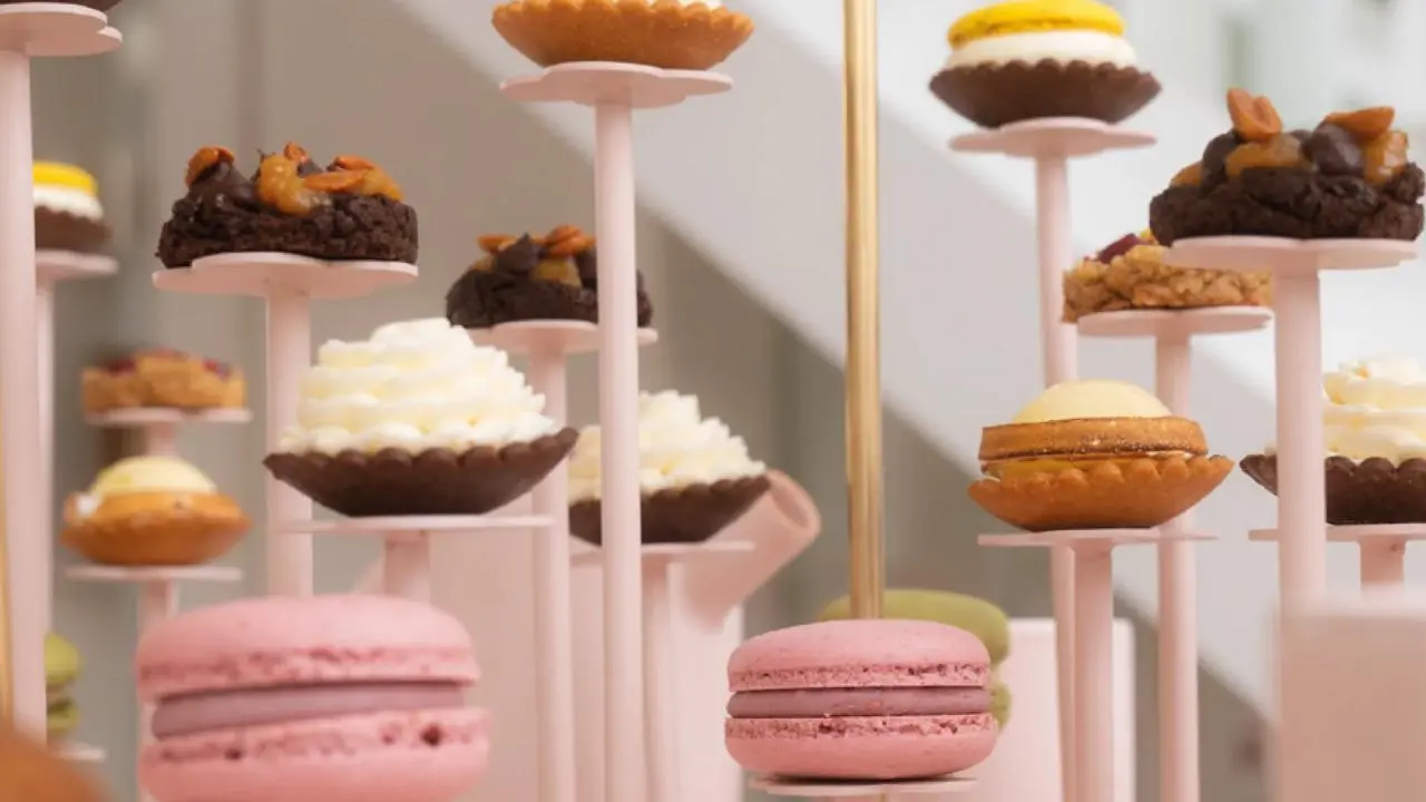 La presentación de la merienda privada en Betular Patisserie