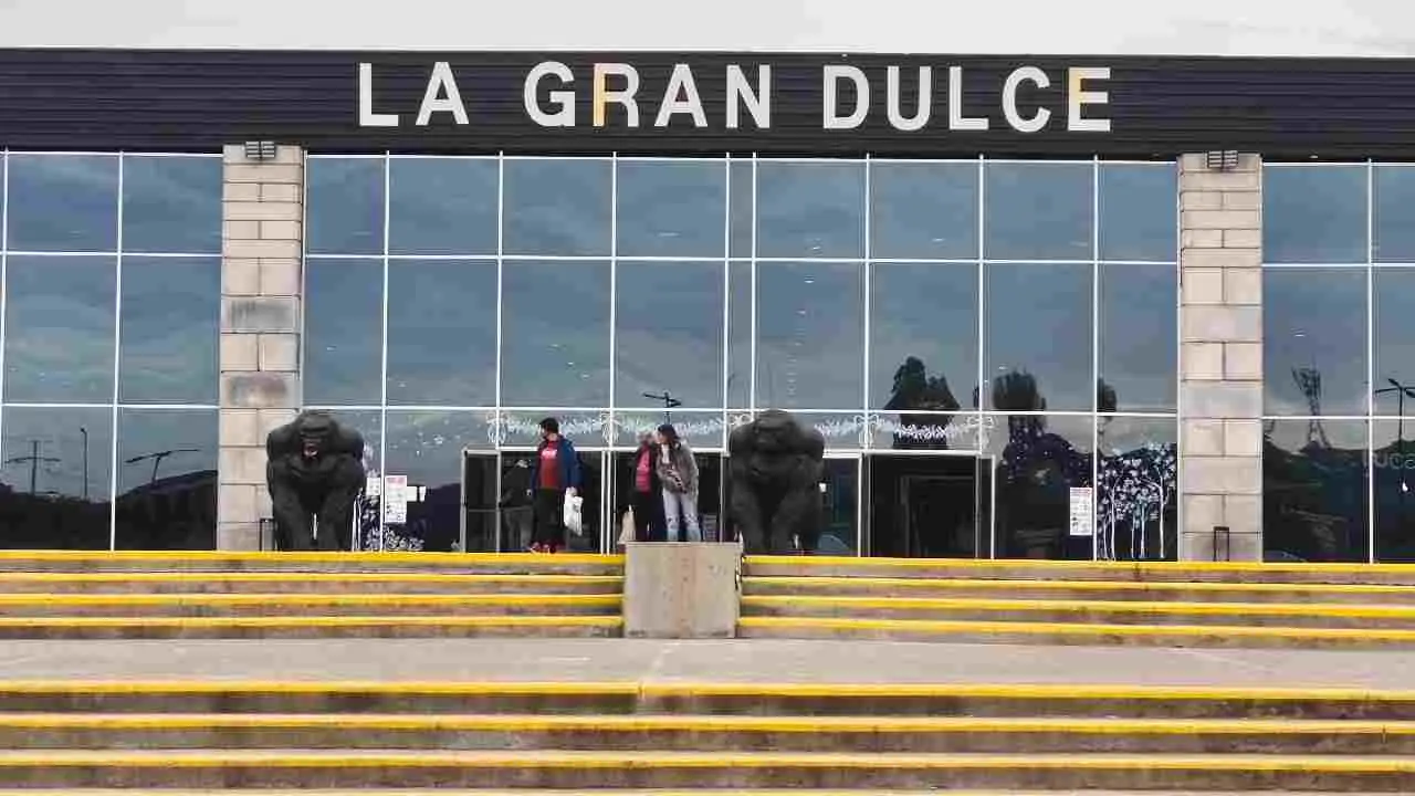 Los increíbles precios de la ropa de invierno que se consiguen en el mega outlet La Gran Dulce