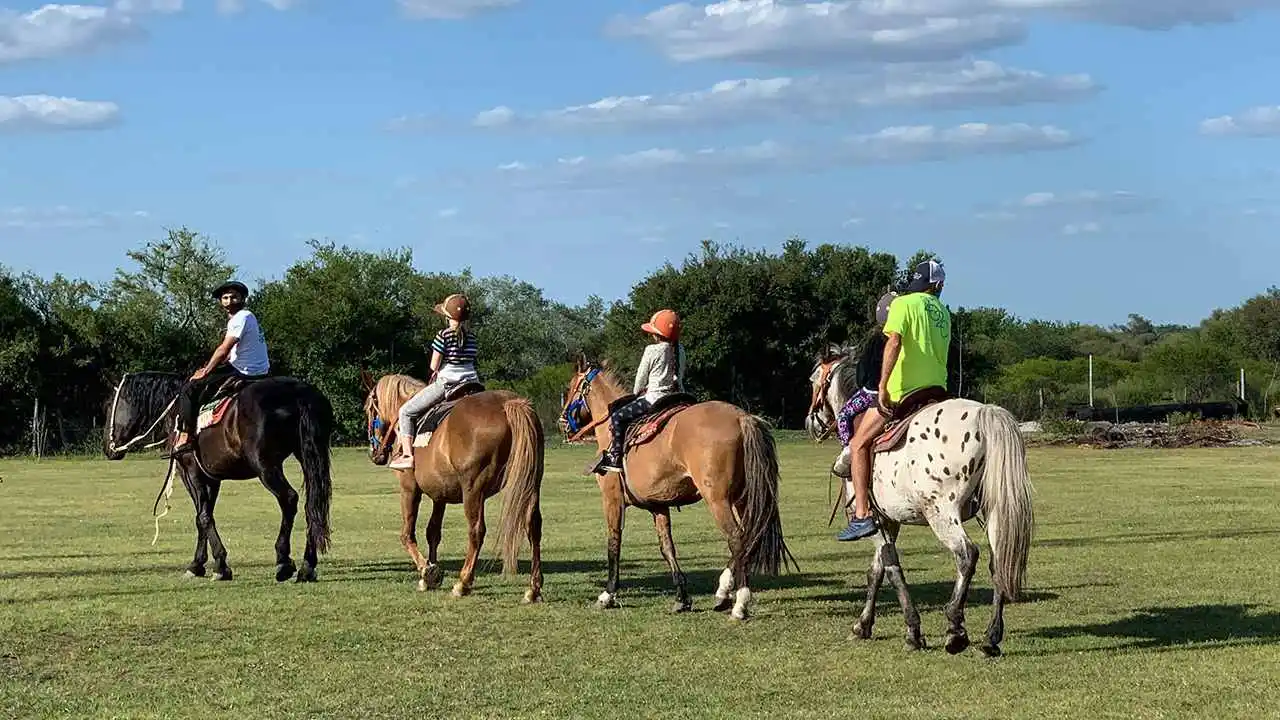 Cabalgata, una de las tantas actividades que ofrece el hotel