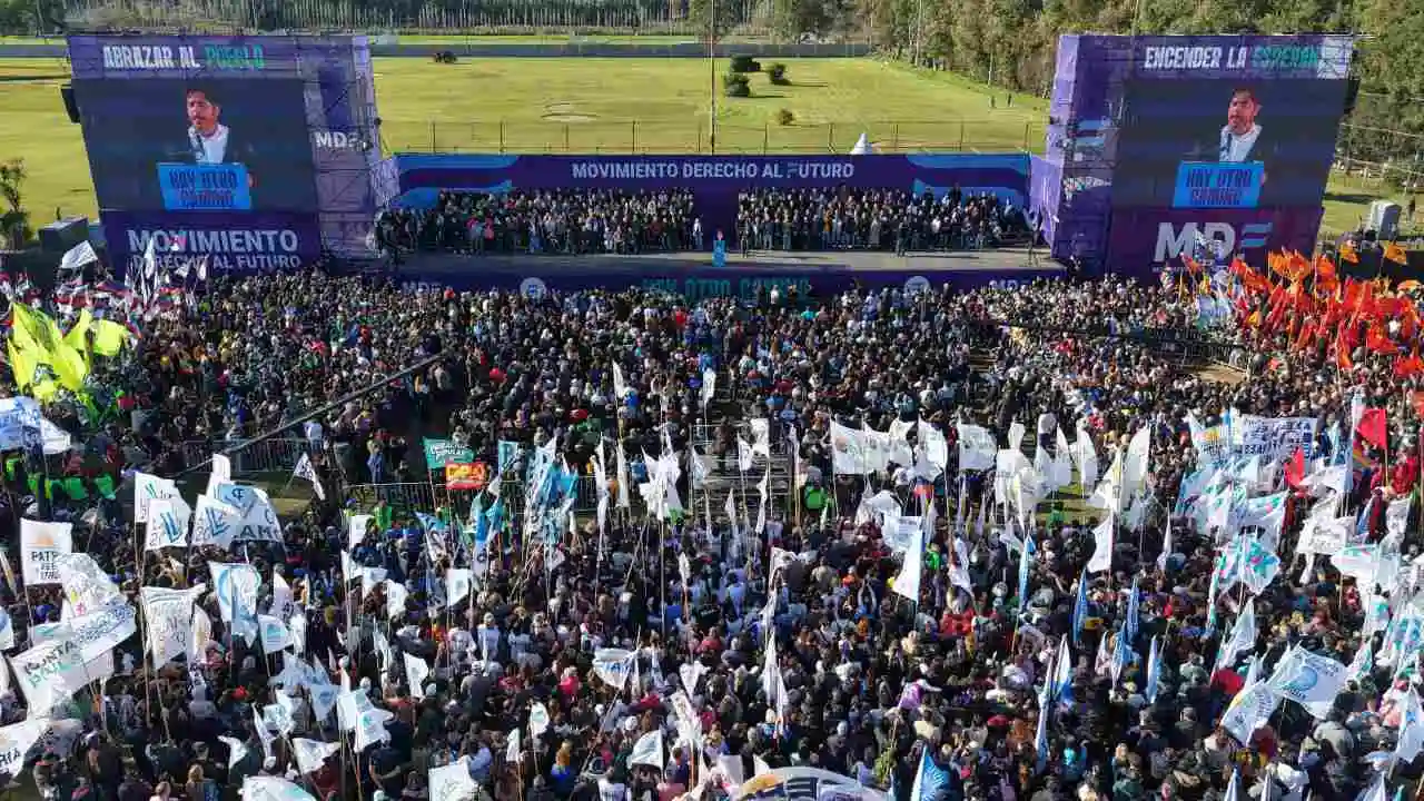 Kicillof lanzó su espacio político ante una multitud en La Plata