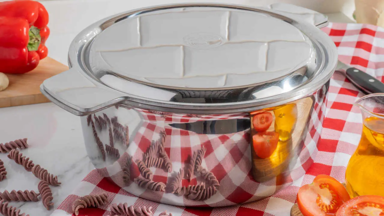 La olla Fusión combina acero y aluminio, y se puede comprar con el Plan Canje