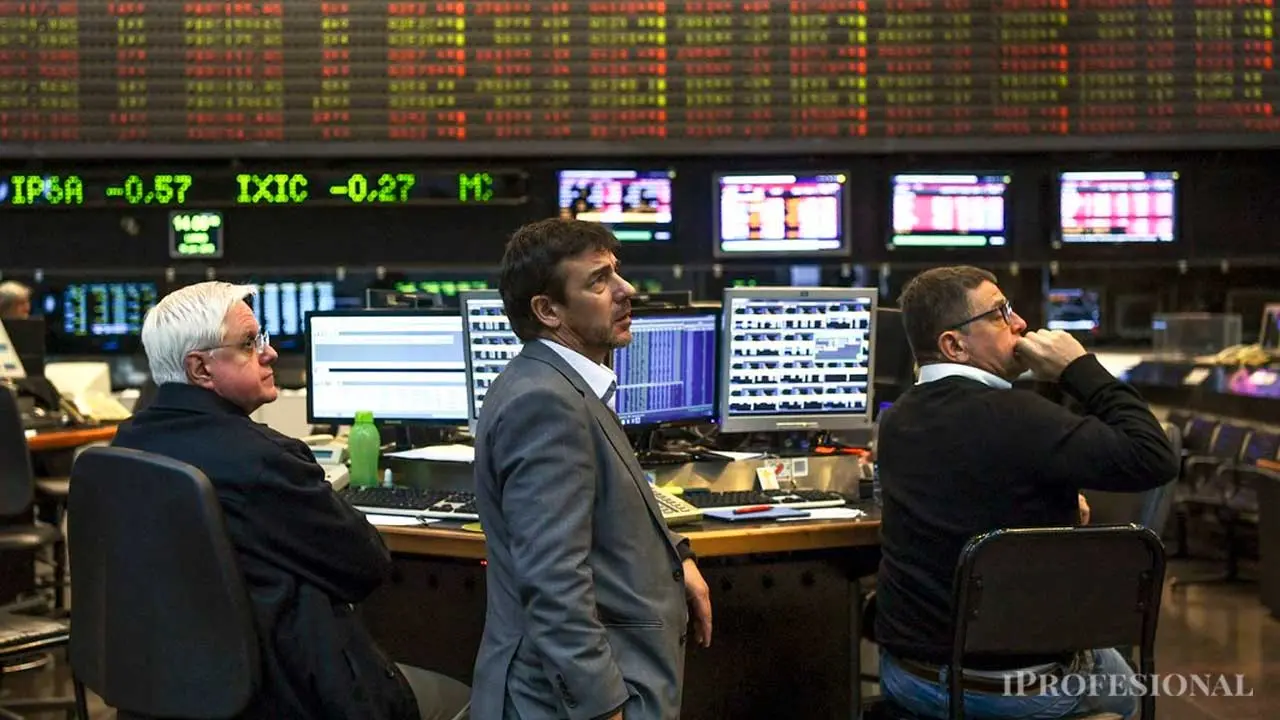 El Merval y las acciones argentinos en Wall Street cayeron más de 5%