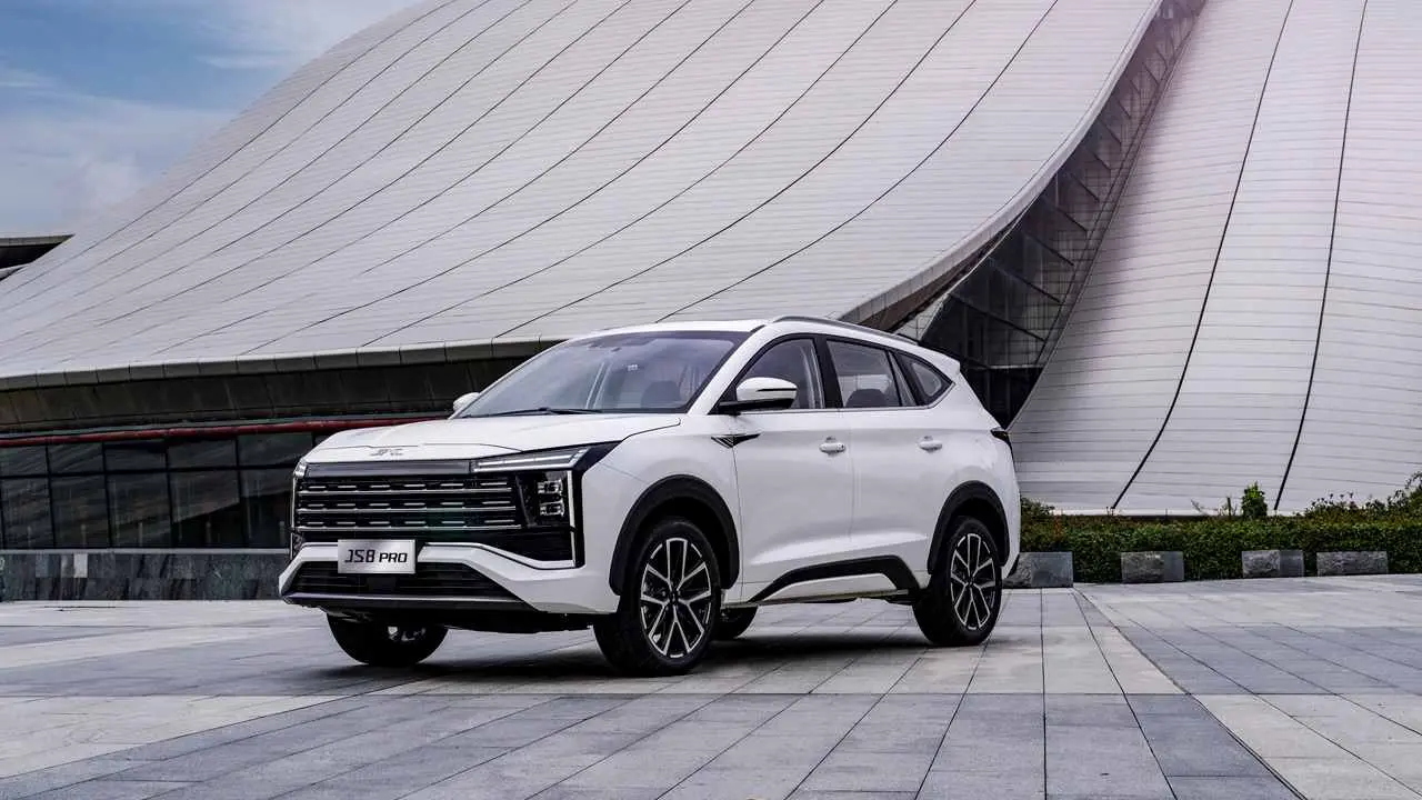 Un SUV de 7 asientos accesible, para competir con Toyota y Chevrolet. 