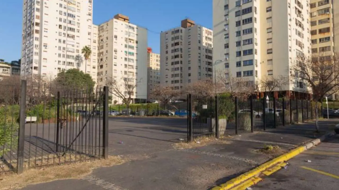 La Ciudad cambia un estacionamiento por una plaza: dónde será