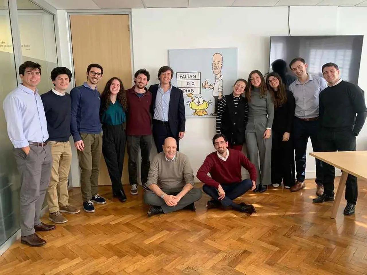 Milei cambió el acto del 9 de Julio por un festejo interno en la Casa Rosada y nuevos recortes