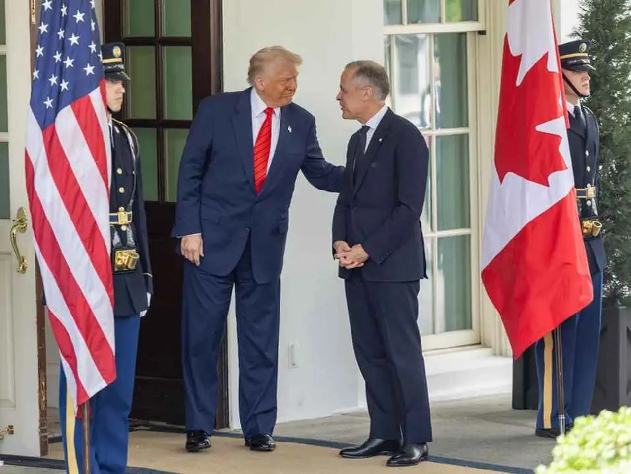 Trump aplica presión con aranceles del 35% a exportaciones canadienses desde agosto