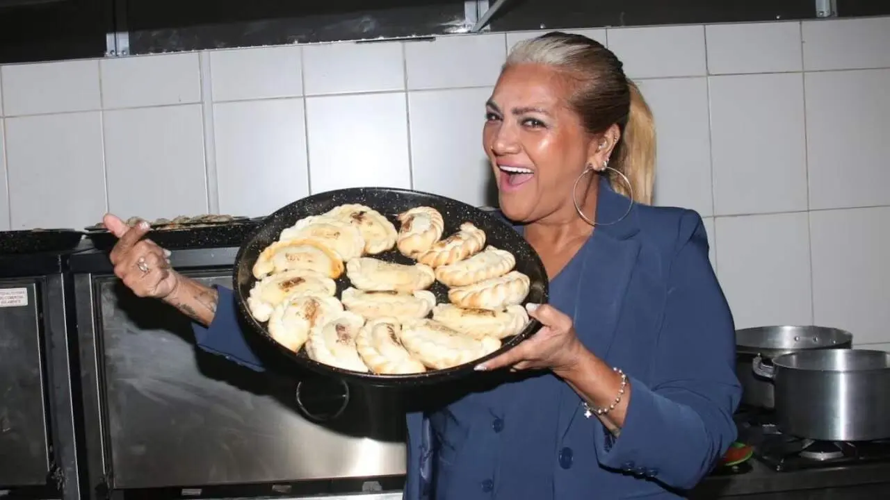 Precio de las empanadas en el local de la bomba tucumana