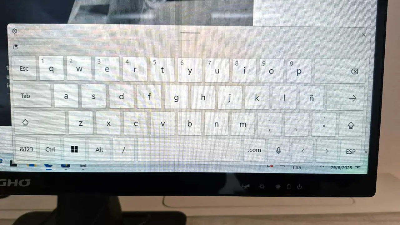 La pantalla de esta computadora es táctil.
