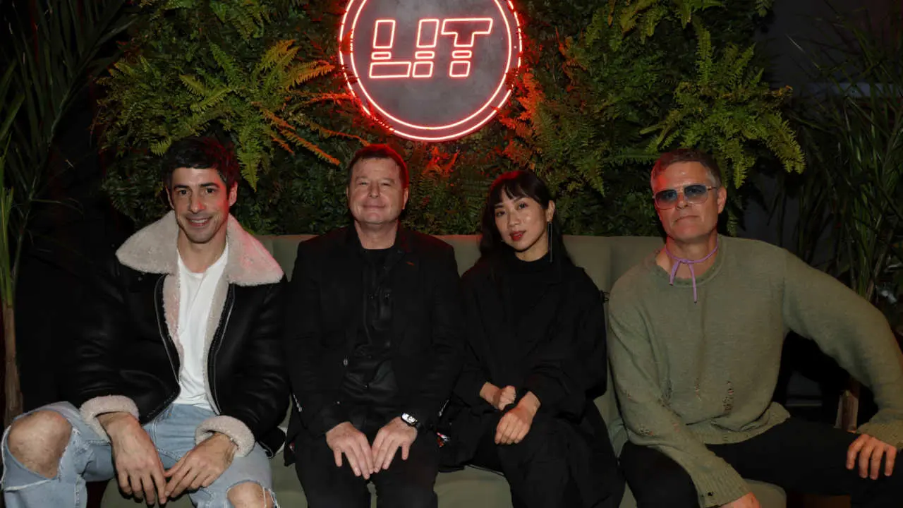 Esteban Lamothe, Debora Nishimoto y Mike Amigorena junto a Sebastián Darcyl en el lanzamiento de Lit