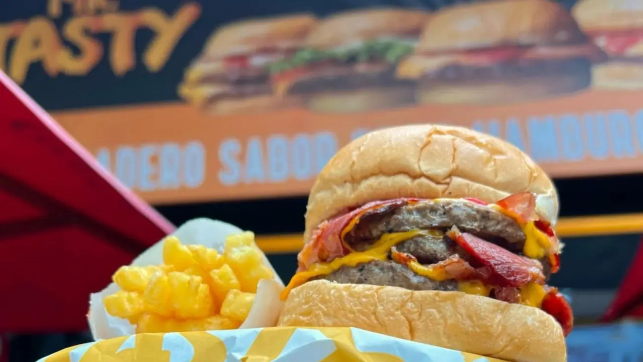 La hamburguesería low cost creada por el fundador de El Desembarco, abrirá 47 locales en un año y va por el trono de Mostaza