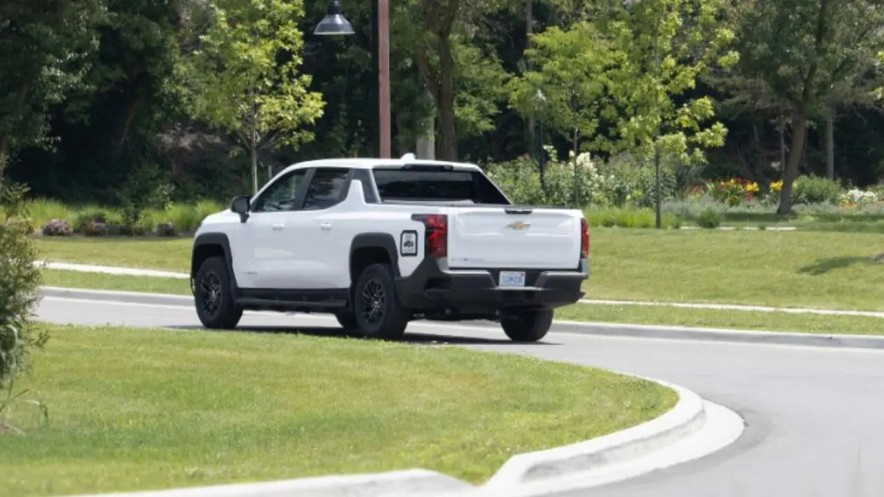 Una Chevrolet Silverado 2026 eléctrica recorrió más de 1700 kilómetros con una sola carga