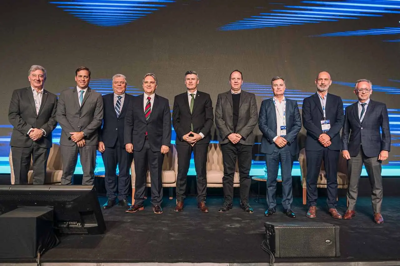 Los reclamos de la industria automotriz en el primer foro del sector