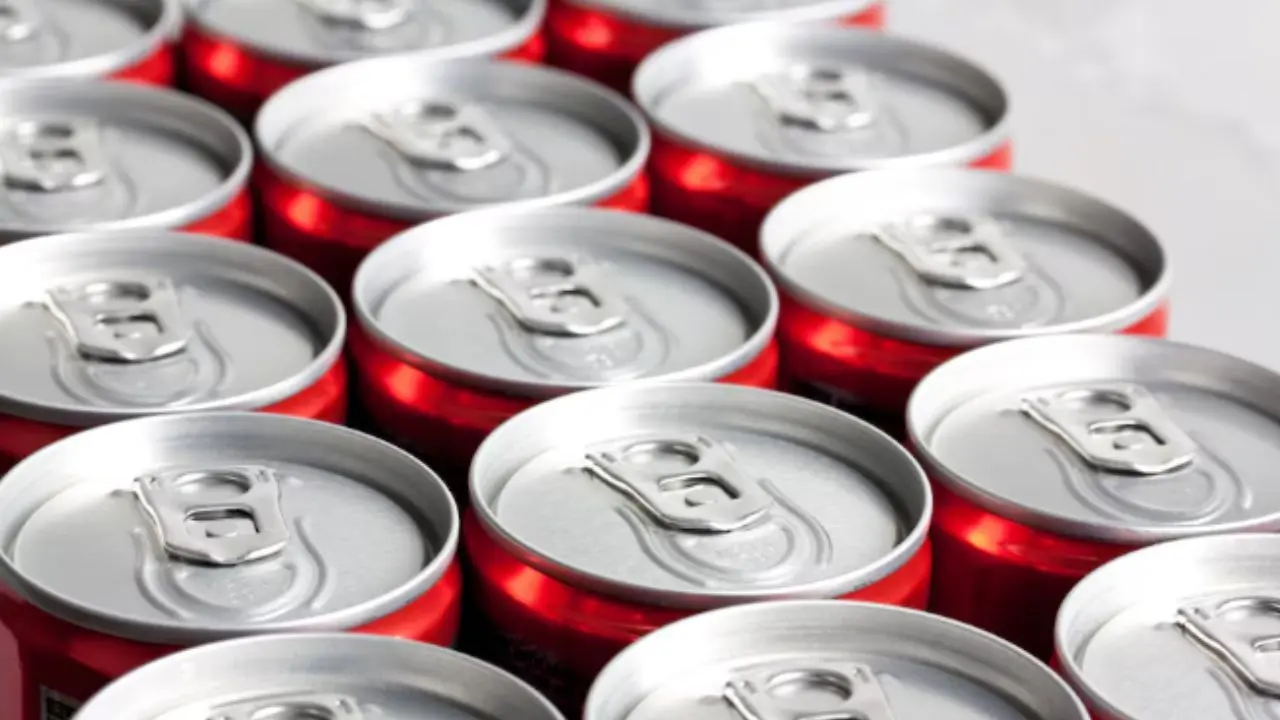 Recicló casi medio millón de latas, las canjeó por dinero en efectivo y esto fue lo que se compró