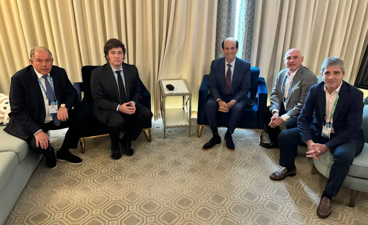 Javier Milei y Luis Caputo en los angeles con inversores