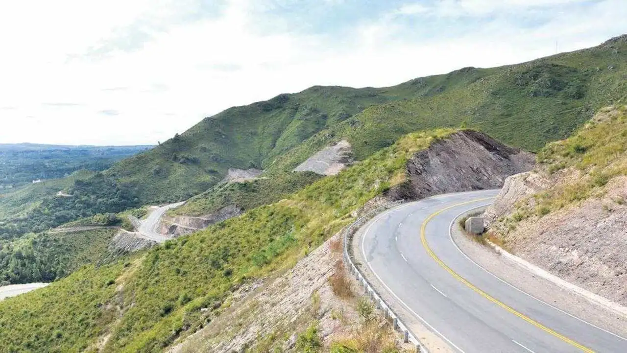 Ni Mendoza ni Neuquén: las mejores rutas para recorrer y conocer de sus paisajes en primavera