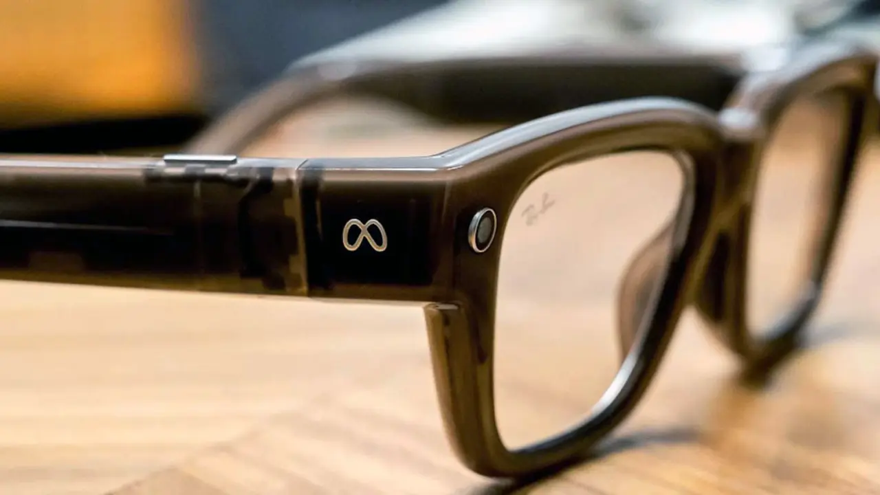 Así son las Ray-Ban Display, las gafas inteligentes de Meta que muestran mapas, mensajes y llamadas ante tus ojos