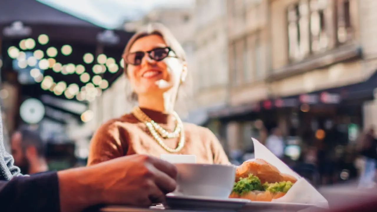 Este banco regala $10.000 para salir a comer este fin de semana de la Primavera