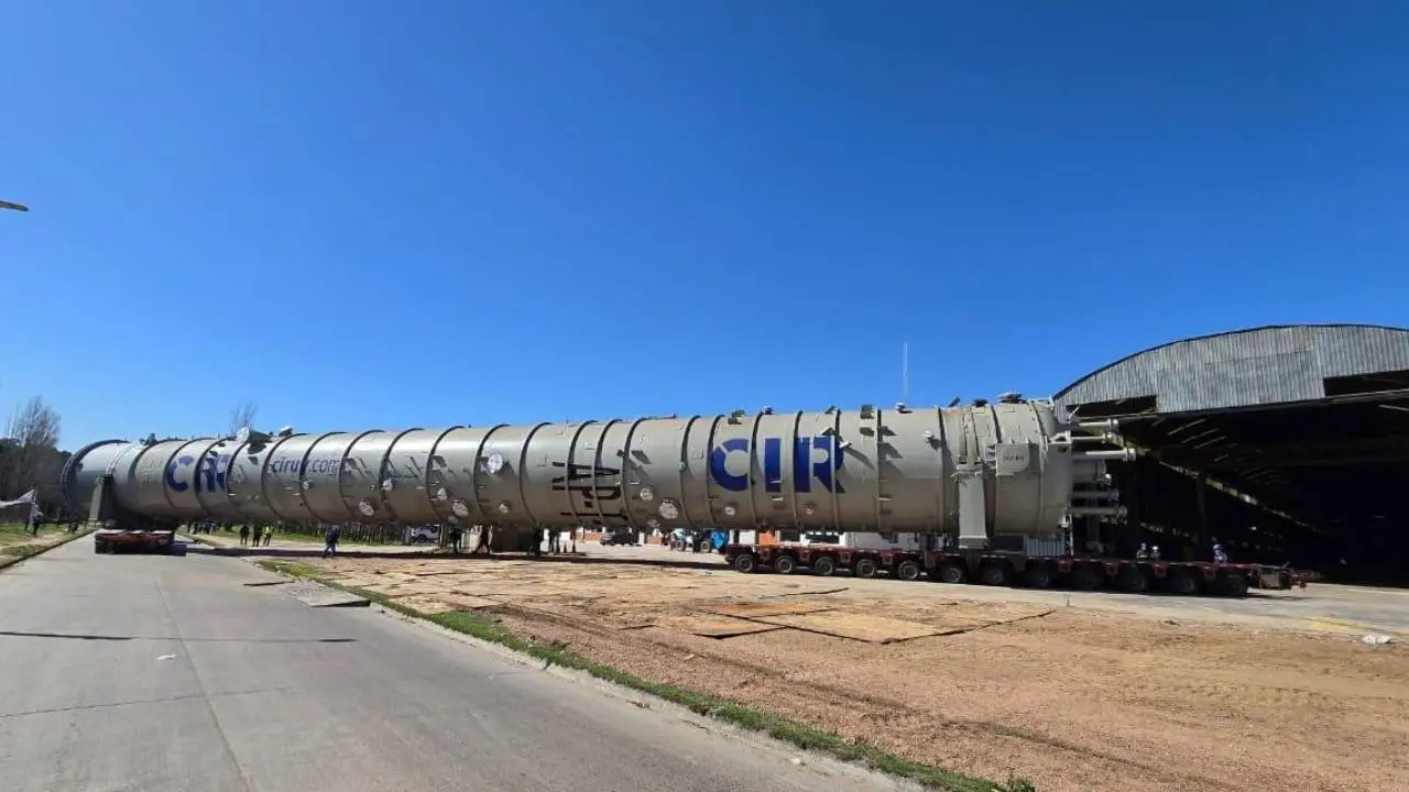 Logística extrema: qué es la pieza de 60 metros y 300 toneladas que circula por las rutas bonaerenses