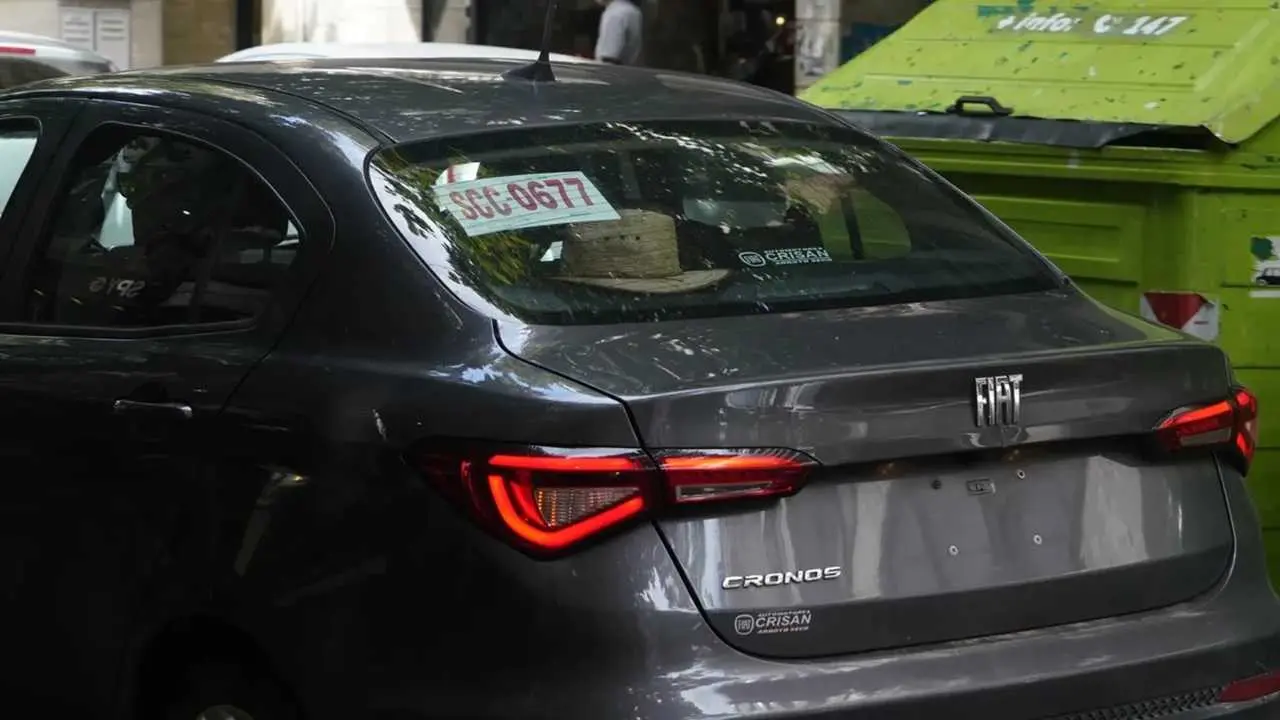 Todavía faltan patentes y hay más de 600.000 autos indocumentados